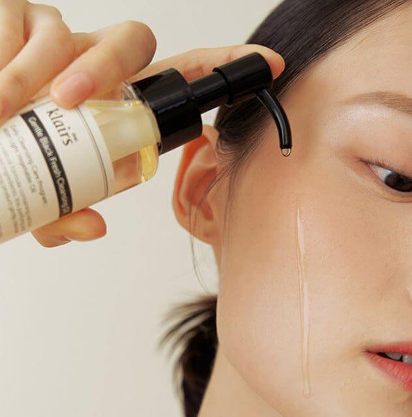 Klairs Gentle Black Fresh Cleansing Oil – Watery Consistency – Melt Away Makeup and Impurities| SunSkincare